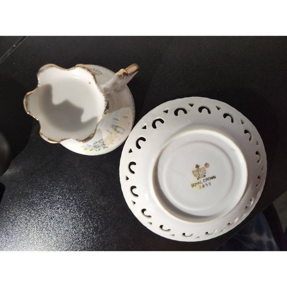 Vintage Royal Crown Victorian Design Tea Cup and Saucer - Stamped 2852 - Picture 9 of 9